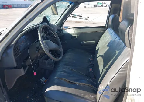 1989 Toyota Pickup Cab Chassis Super Long Wb from USA, damaged, VIN JT5VN94T7K0011575